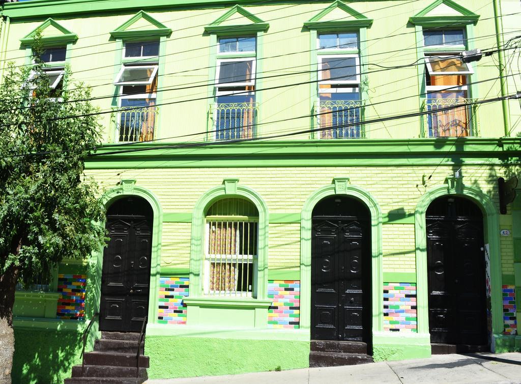 La Casa Piola Hostel Valparaiso Exterior photo